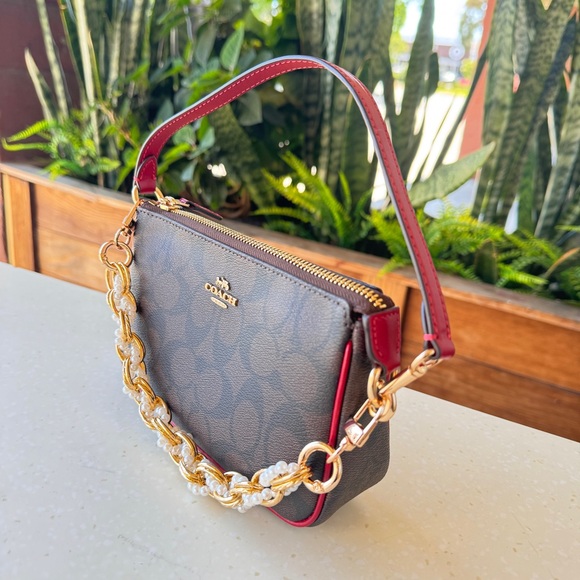 coach Nolita 19 In Signature Canvas c3308 with Pearl extender - Picture 2 of 6